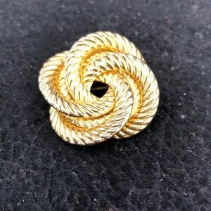 Knot Brooch